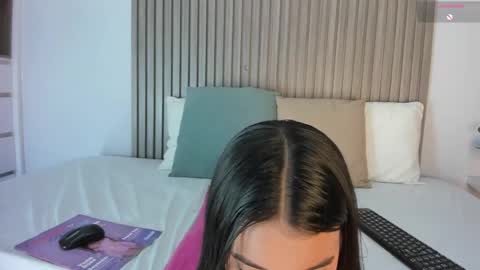 Snapshot of anny_cute01 chatting on May 2, 10:26 pm Anny online show from May 2, 10:26 pm