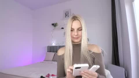 Snapshot of anny_johnson_ chatting on March 1, 11:01 am Anny online show from March 1, 11:01 am