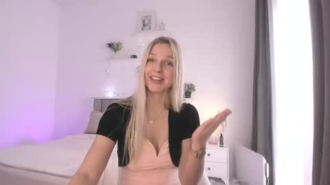 Snapshot of anny_johnson_ chatting on March 8, 10:52 am Anny online show from March 8, 10:52 am