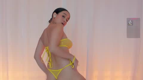 Snapshot of anny_jones77 chatting on June 24, 2:21 am Anny online show from June 24, 2:21 am