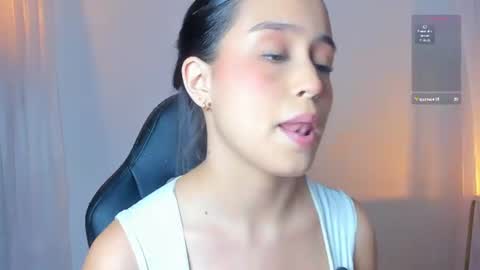 Snapshot of anny_jones77 chatting on July 10, 1:21 am Anny online show from July 10, 1:21 am