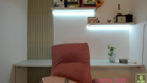 Snapshot of anny_lust chatting on May 27, 9:01 pm Issabela online show from May 27, 9:01 pm