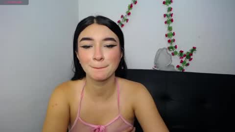 Snapshot of anny_naf chatting on April 22, 8:21 pm Anny online show from April 22, 8:21 pm