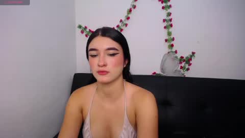Snapshot of anny_naf chatting on April 23, 8:33 pm Anny online show from April 23, 8:33 pm