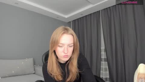 Snapshot of annyfourse chatting on December 14, 12:33 am AnnyFourse online show from December 14, 12:33 am
