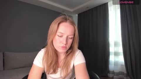 Snapshot of annyfourse chatting on December 22, 7:33 am AnnyFourse online show from December 22, 7:33 am