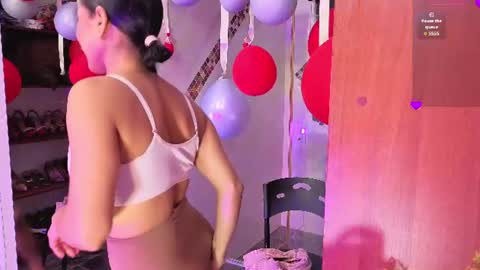 Snapshot of annylittle_ chatting on July 16, 3:12 am LittleSunny My schedule 1400 - 2200 GMT -5 online show from July 16, 3:12 am