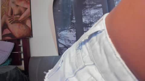 Snapshot of annyluna1 chatting on April 18, 9:26 pm Annyluna online show from April 18, 9:26 pm