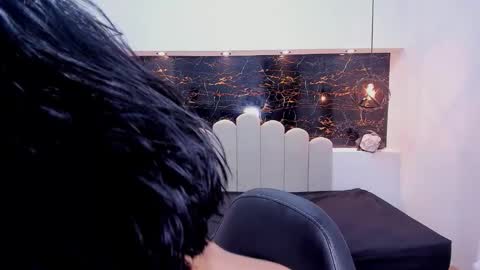 Anny online show from March 3, 8:04 pm