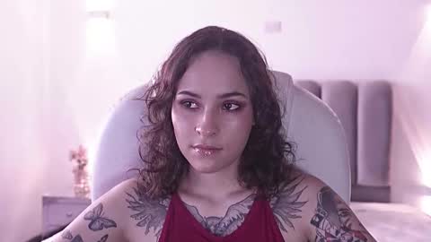 AnnyT online show from February 14, 9:00 pm