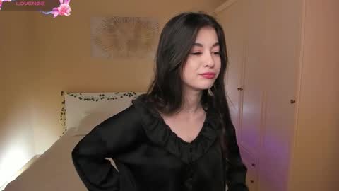 Anora  Emma online show from January 31, 9:35 pm