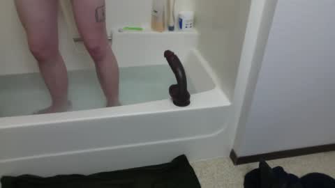 Snapshot of anotherguy98 chatting on February 11, 8:05 am anotherguy98 online show from February 11, 8:05 am