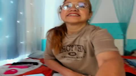 Snapshot of anthonela_mature_ chatting on April 25, 5:32 pm anthonela_mature_ online show from April 25, 5:32 pm