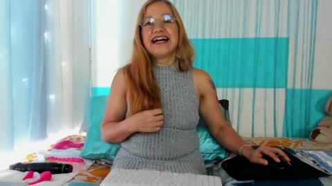 Snapshot of anthonela_mature_ chatting on June 7, 4:22 pm anthonela_mature_ online show from June 7, 4:22 pm