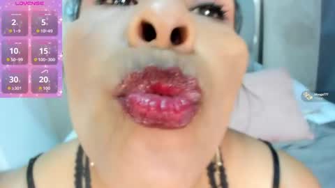 Snapshot of anthonelaa__ chatting on June 15, 2:08 pm Anthonelaa online show from June 15, 2:08 pm