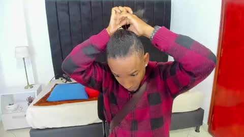 Snapshot of anthoy_wayans chatting on February 15, 12:26 am       online show from February 15, 12:26 am