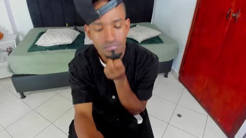 Snapshot of anthoy_wayans chatting on March 5, 1:21 am       online show from March 5, 1:21 am