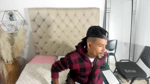 Snapshot of anthoy_wayans chatting on September 27, 2:05 am       online show from September 27, 2:05 am