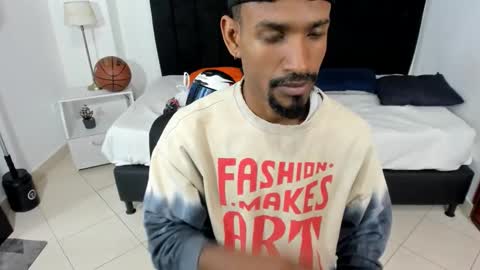 Snapshot of anthoy_wayans chatting on October 3, 12:40 am       online show from October 3, 12:40 am