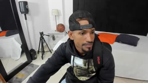 Snapshot of anthoy_wayans chatting on October 5, 11:57 pm       online show from October 5, 11:57 pm