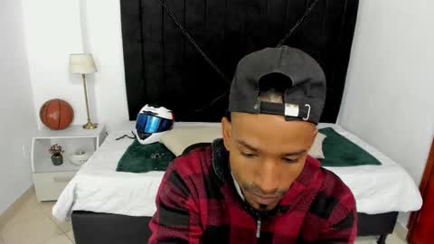 Snapshot of anthoy_wayans chatting on October 15, 12:11 am       online show from October 15, 12:11 am