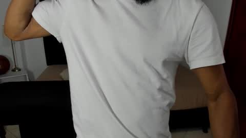 Snapshot of anthoy_wayans chatting on October 21, 12:22 am       online show from October 21, 12:22 am