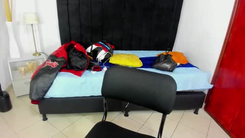 Snapshot of anthoy_wayans chatting on November 1, 12:56 am       online show from November 1, 12:56 am