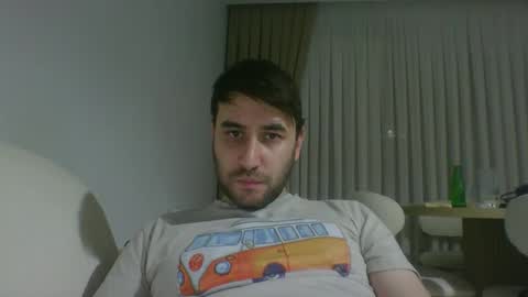 Snapshot of antilogos28 chatting on September 13, 7:02 pm antilogos28 online show from September 13, 7:02 pm