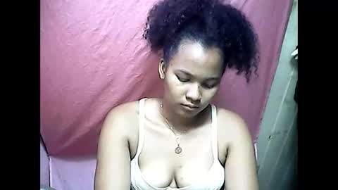 Snapshot of antine9794 chatting on June 4, 8:31 am antine9794 online show from June 4, 8:31 am