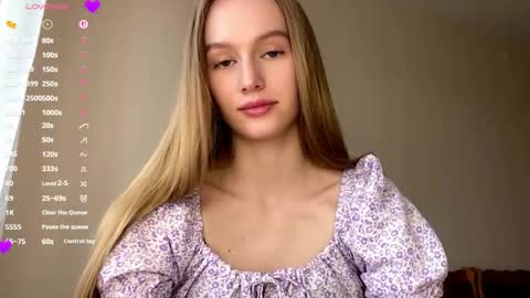 Snapshot of antionettepulgarin chatting on April 20, 3:04 pm Viktoria online show from April 20, 3:04 pm