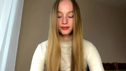 Snapshot of antionettepulgarin chatting on May 15, 3:30 pm Viktoria online show from May 15, 3:30 pm