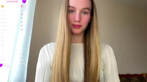 Snapshot of antionettepulgarin chatting on May 18, 3:18 pm Viktoria online show from May 18, 3:18 pm