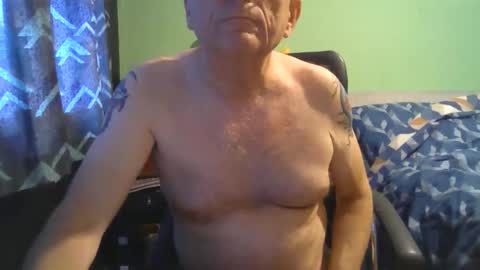 Snapshot of antmatt2025 chatting on September 9, 2:16 pm antmatt2025 online show from September 9, 2:16 pm