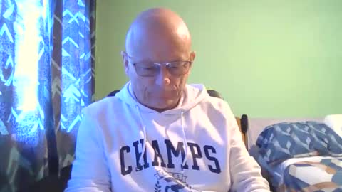 Snapshot of antmatt2025 chatting on September 24, 8:06 am antmatt2025 online show from September 24, 8:06 am