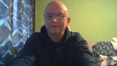 Snapshot of antmatt2025 chatting on March 12, 3:40 pm antmatt2025 online show from March 12, 3:40 pm