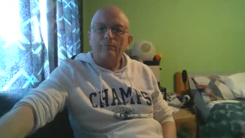 Snapshot of antmatt2025 chatting on April 21, 5:28 pm antmatt2025 online show from April 21, 5:28 pm