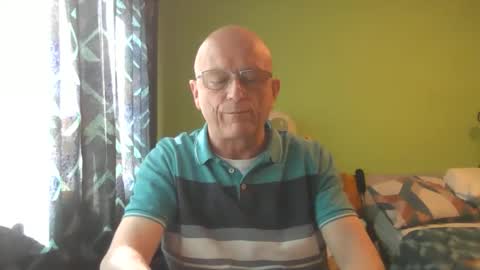 Snapshot of antmatt2025 chatting on April 24, 3:47 pm antmatt2025 online show from April 24, 3:47 pm
