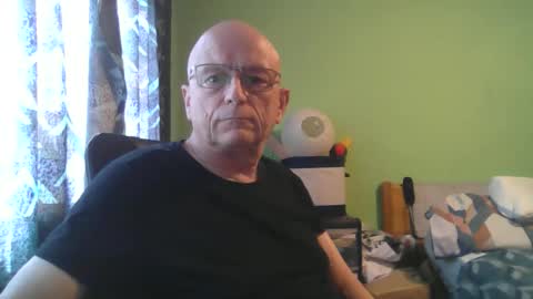Snapshot of antmatt2025 chatting on May 1, 3:49 pm antmatt2025 online show from May 1, 3:49 pm