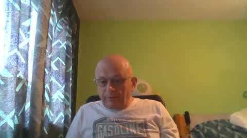 Snapshot of antmatt2025 chatting on May 11, 9:37 am antmatt2025 online show from May 11, 9:37 am