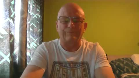 Snapshot of antmatt2025 chatting on May 11, 4:15 pm antmatt2025 online show from May 11, 4:15 pm