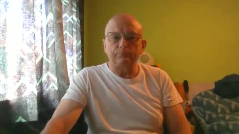 Snapshot of antmatt2025 chatting on May 13, 12:35 pm antmatt2025 online show from May 13, 12:35 pm