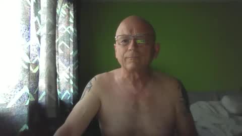 Snapshot of antmatt2025 chatting on May 25, 5:46 am antmatt2025 online show from May 25, 5:46 am