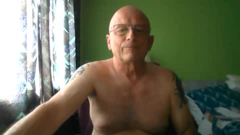 Snapshot of antmatt2025 chatting on July 21, 4:42 pm antmatt2025 online show from July 21, 4:42 pm