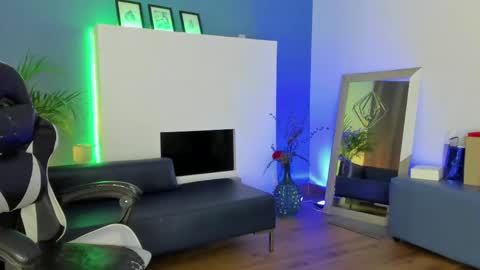 Snapshot of anto_thompson chatting on June 7, 7:28 pm Antonella online show from June 7, 7:28 pm