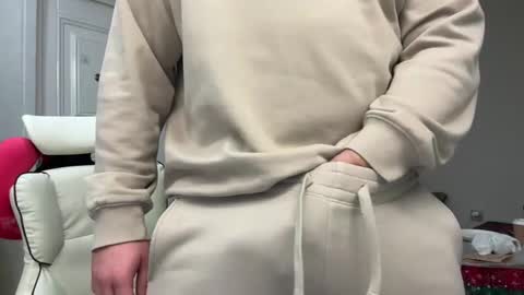 Snapshot of anton_smotri chatting on January 10, 5:47 am anton_smotri online show from January 10, 5:47 am