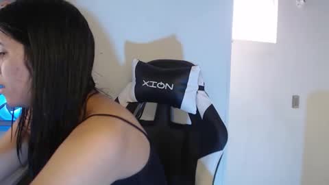 Snapshot of antonella__hot20_ chatting on May 31, 8:21 pm antonella__hot20_ online show from May 31, 8:21 pm