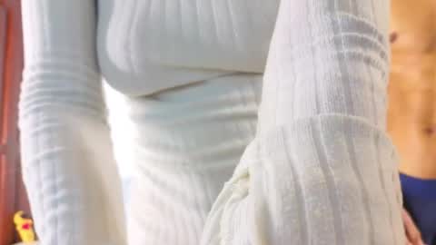 Snapshot of antonella_and_axel chatting on May 24, 12:48 am Antonella 20 Axel 23 online show from May 24, 12:48 am