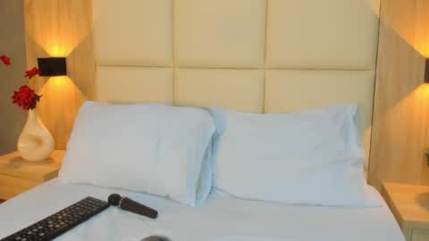 A N T O N E L L A  online show from February 9, 12:20 pm