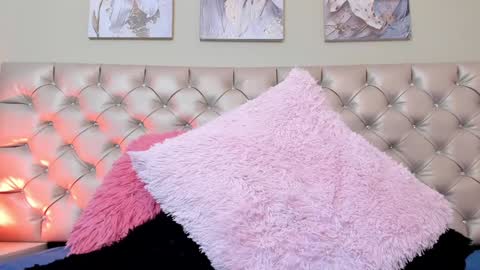 Snapshot of antonella_hotkiss chatting on December 11, 6:25 am Antonella online show from December 11, 6:25 am