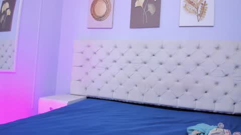 Snapshot of antonella_hotkiss chatting on January 18, 4:26 am Antonella online show from January 18, 4:26 am